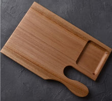 Load image into Gallery viewer, Beautiful Acacia Wood Chopping Board/Platter with handle
